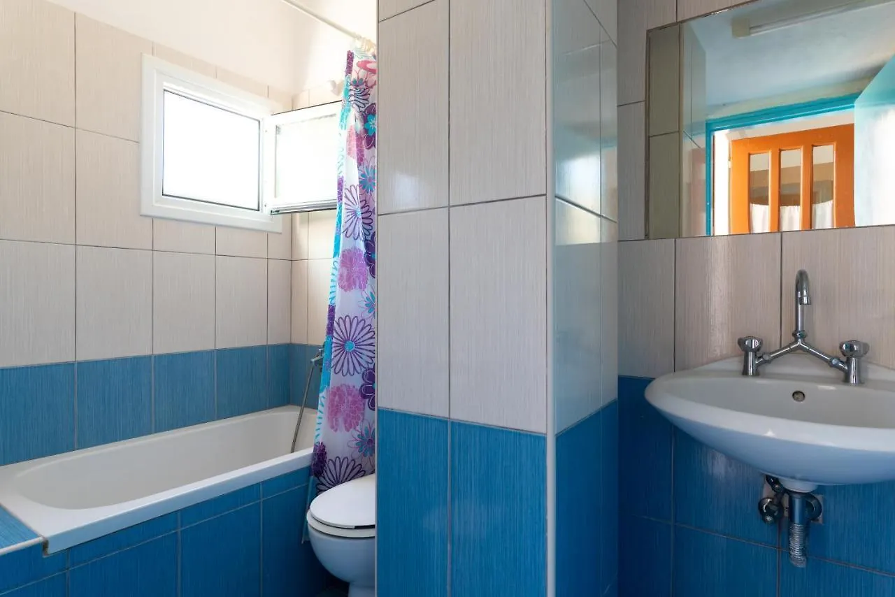 Otel Tredis Studios Lassi