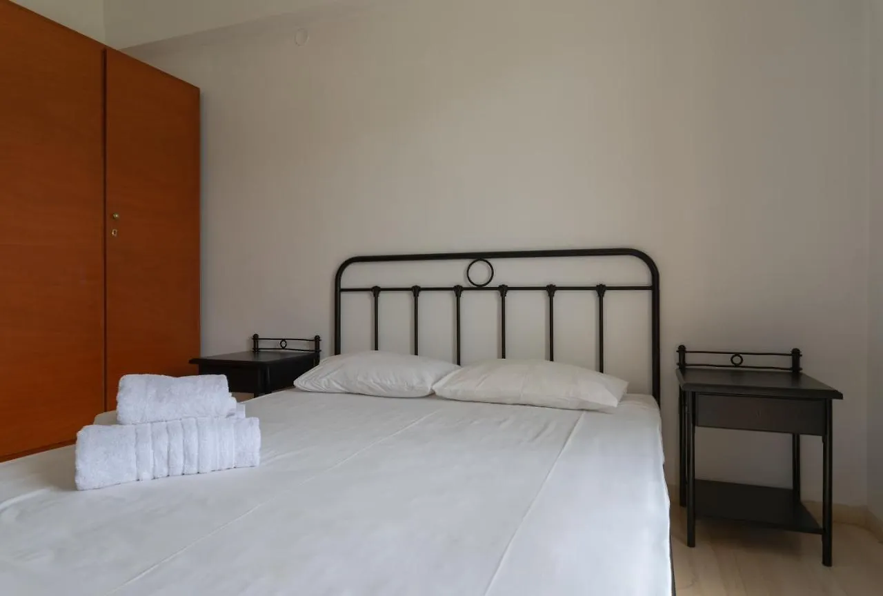 ** Otel Tredis Studios Lassi  Yunanistan